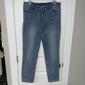 Tommy Bahama Women's Straight Leg Jeans in Faded Blue